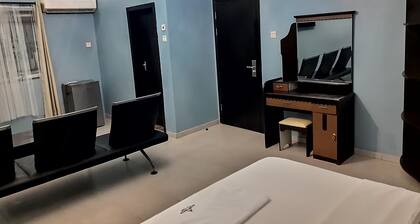 Villa 4 Hotels & Suites