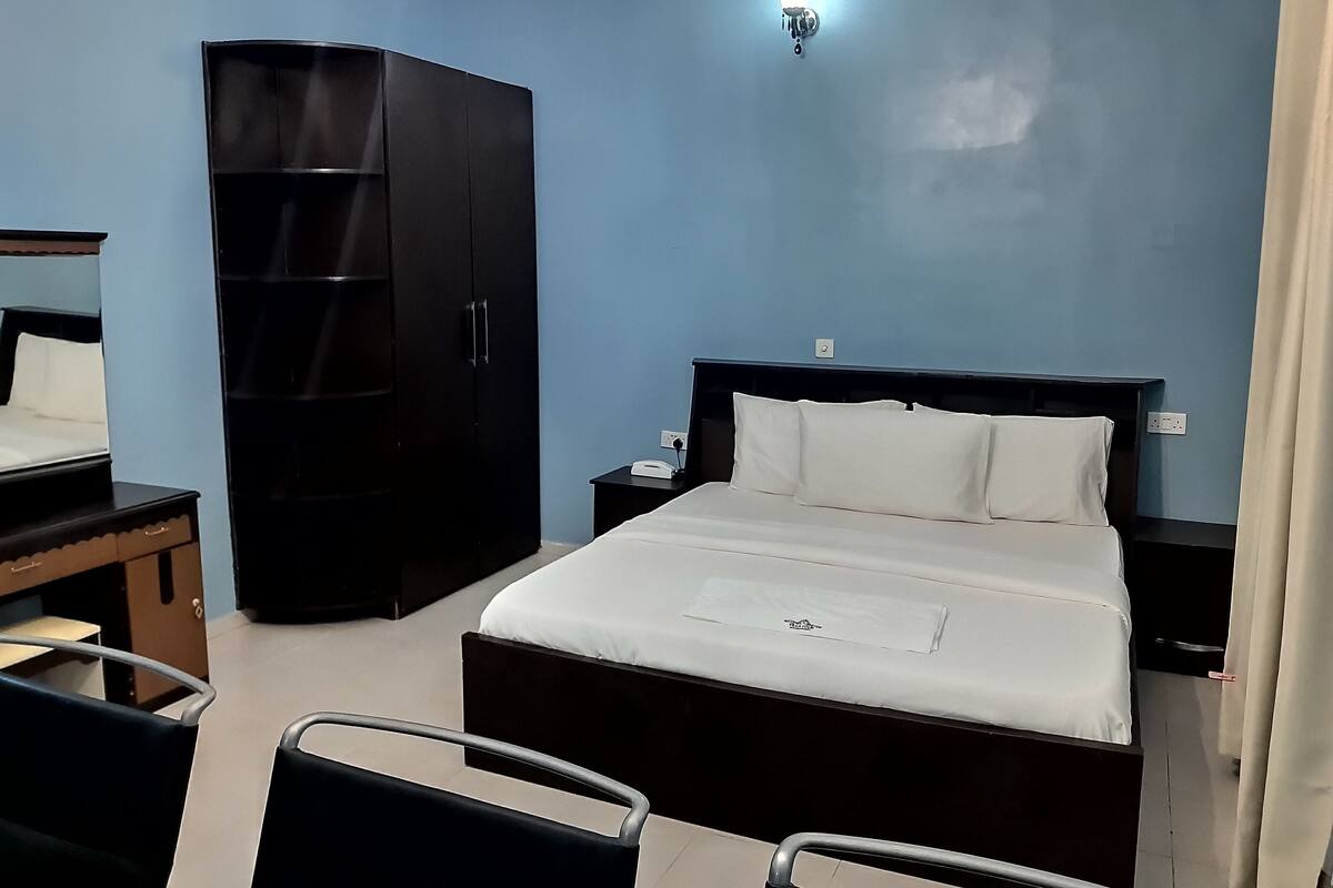 Presidential Room, 1 King Bed, Non Smoking