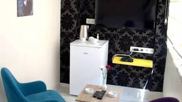 Apartment, 1 Double Bed, Non Smoking | Living area | LCD TV