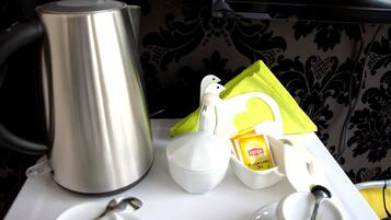 Apartment, 1 Double Bed, Non Smoking | Room amenity