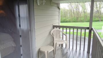 Wampler Suite, 1 King Bed, Non Smoking with Jaccuzzi | Balcony