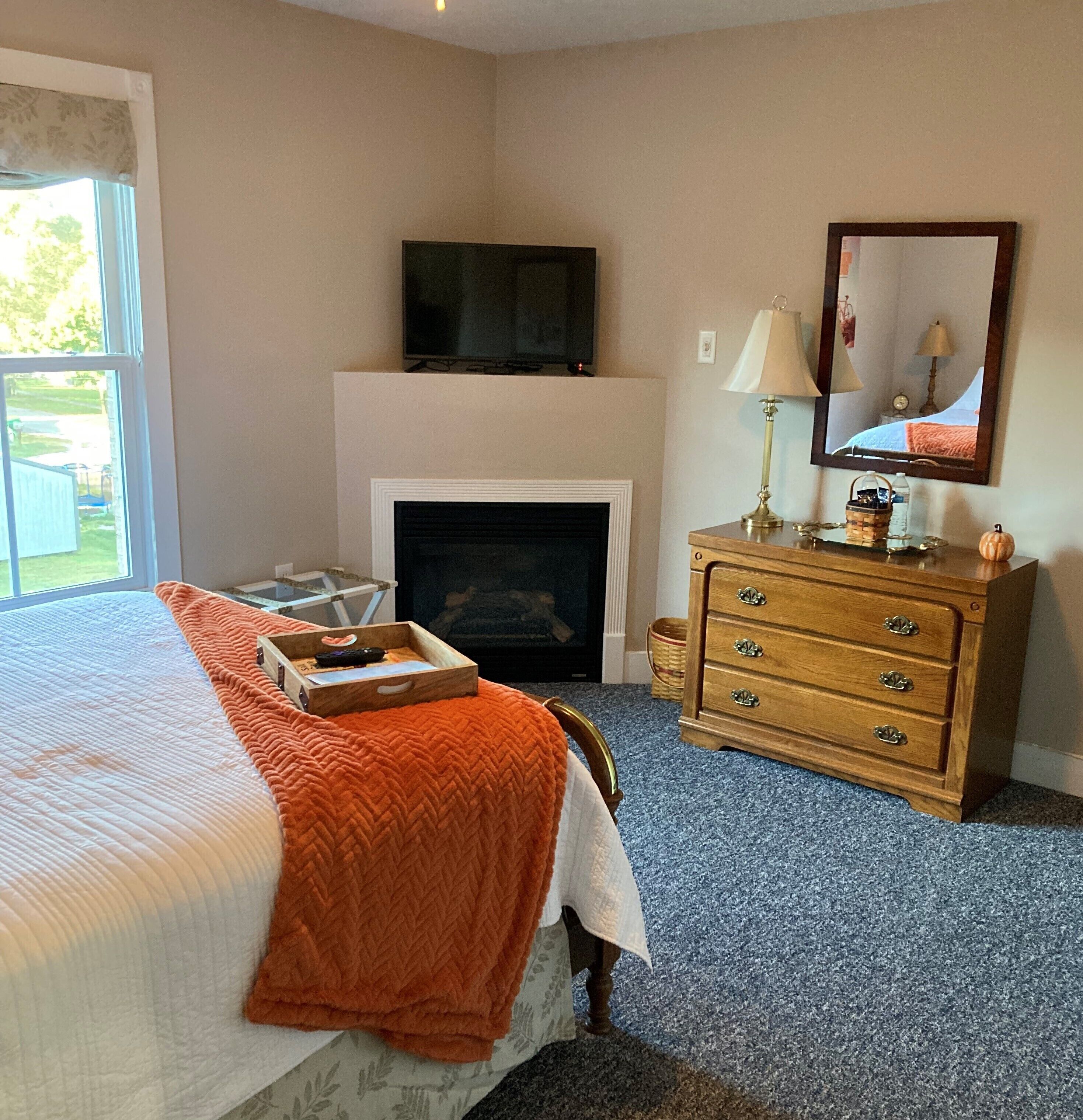 Deluxe Room, 1 Queen Bed, Non Smoking