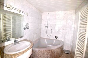 Free toiletries, hair dryer, towels