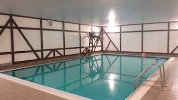 Una piscina techada