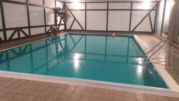 Una piscina techada