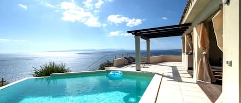 Piscine extérieure