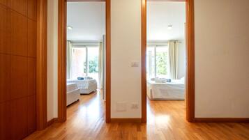 2 bedrooms, in-room safe, iron/ironing board, free WiFi