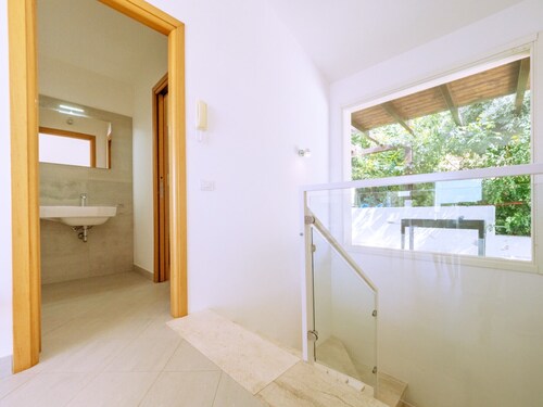 Unverbauter Meerblick, idyllische Lage, privater Salzwasserpool, volle Privatsphäre