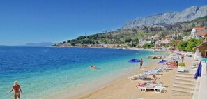 Beach nearby - Apartments Denise Podgora (Podgora)