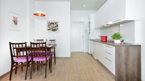 Departamento, vista al jardín | Servicio a la habitación