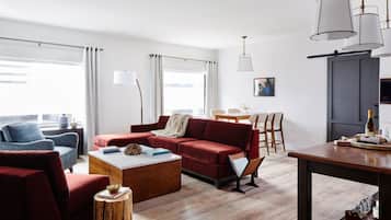 Hypo-allergenic bedding, in-room safe, individually decorated