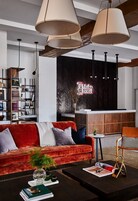 2 bares/lounges