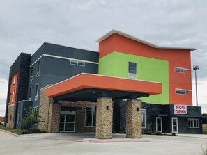 Front of property - Hy-Lo Hotel (Calera)