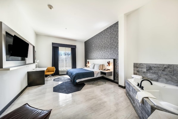 Escritorio, cortinas blackout, insonorización y wifi gratis