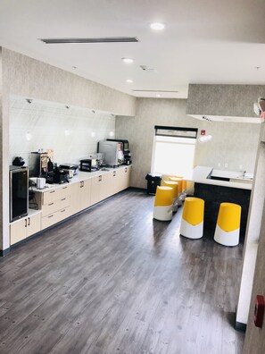 Petit déjeuner continental compris tous les jours