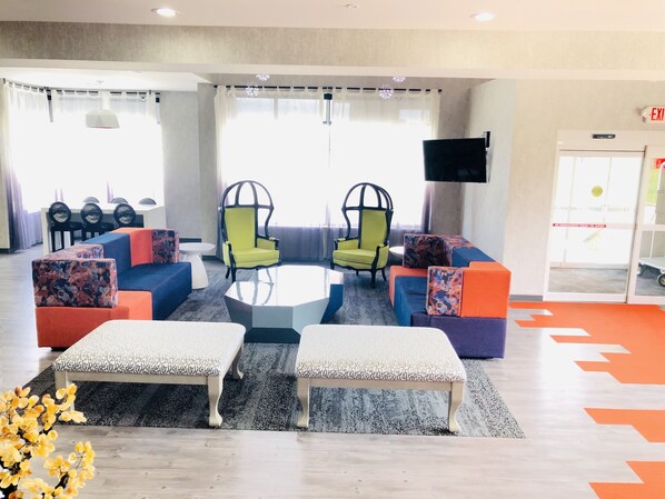 Lobby sitting area - Hy-Lo Hotel, an Ascend Collection Hotel (Calera)