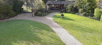 Atemberaubendes Haus aus dem 18. Jahrhundert in südseitigen Gärten mit privatem Pool