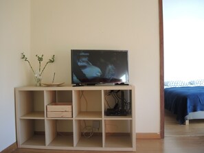 1 chambre, fer et planche à repasser, accès Internet, draps fournis
