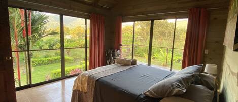 Deluxe Apartment, 1 Queen Bed with Sofa bed, Non Smoking, Garden View | 2 bedrooms, Frette Italian sheets, premium bedding, pillowtop beds