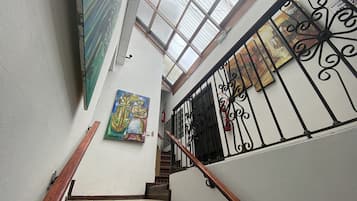 Escaleras con barandal