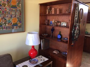 Deluxe appartement, 2 queensize bedden, niet-roken, uitzicht op bergen | 2 slaapkamers, Italiaanse Frette-lakens, luxe beddengoed