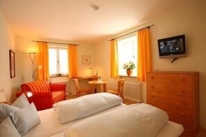 Bureau, chambres insonorisées, Wi-Fi gratuit, draps fournis