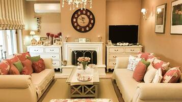 Family Villa, Mountain View | Living area | Flat-screen TV