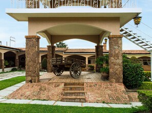 Front of property - Hotel Ojo de Agua (Ciudad Hidalgo)