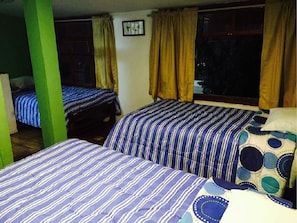Dormitorio compartido, dormitorio mixto (4 beds) | Sistema de insonorización, wifi gratis, ropa de cama