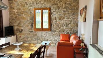 Smart TV, libri, videoteca