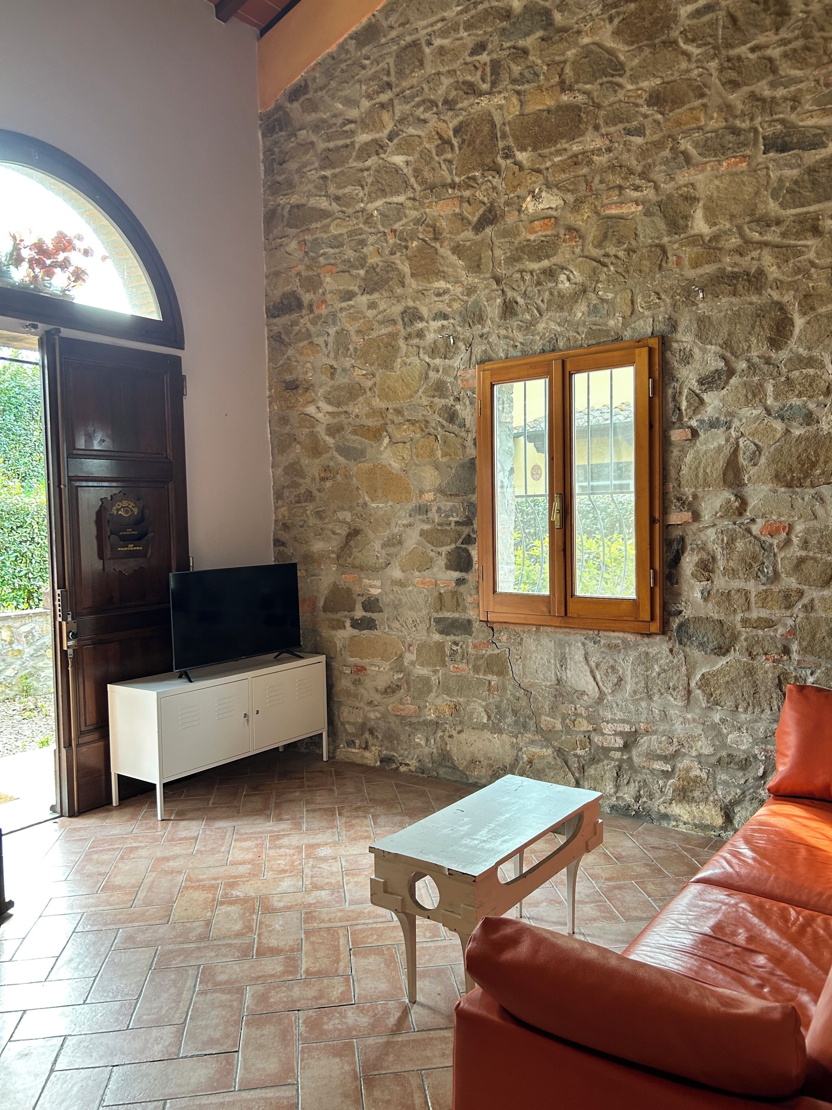 Smart TV, libri, videoteca