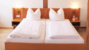 Unclassified image, 3 of 18, button - Hotel Roter Hahn (Regensburg)