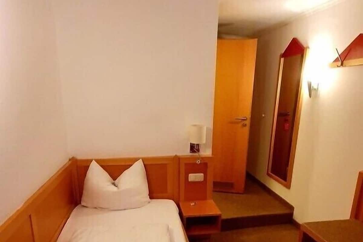 Single Room | WiFi (free)