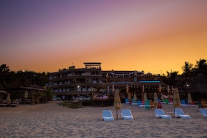 Beach nearby - Bungalows Zicatela (Puerto Escondido)