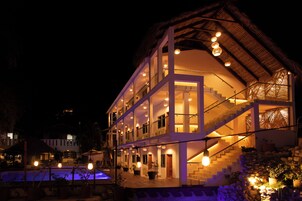 Fachada de la propiedad