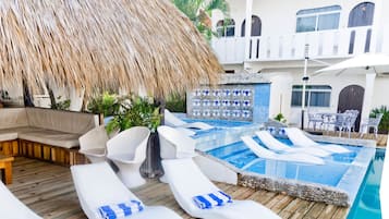 2 albercas al aire libre