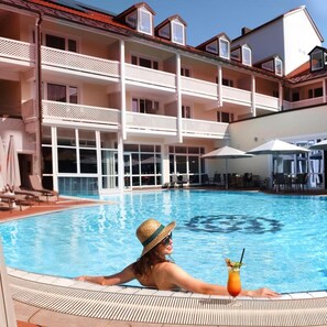 Indoor pool, outdoor pool - St. Wolfgang (Bad Griesbach im Rottal)