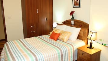 Appartement Familial, 3 chambres, non-fumeurs, vue ville | 3 chambres, literie de qualité supérieure, couette en duvet d'oie