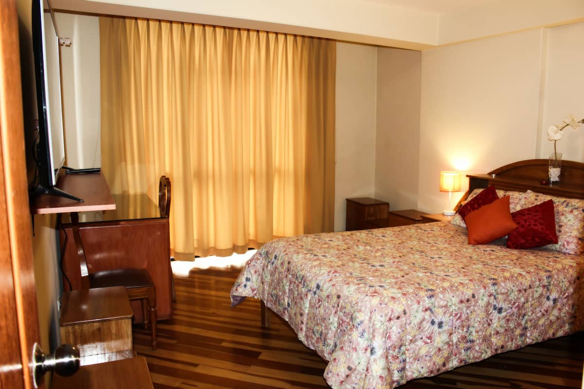 Departamento familiar, 3 habitaciones, para no fumadores, vista a la ciudad | 3 habitaciones, ropa de cama de alta calidad y edredón
