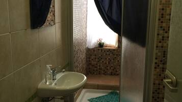 Shower, towels