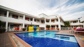 Outdoor pool - Hosteria Los Dujos (Neiva)