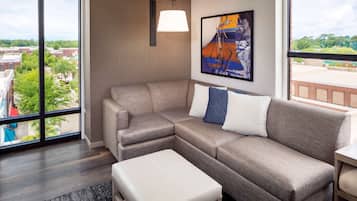 Desk, laptop workspace, iron/ironing board, WiFi (free)