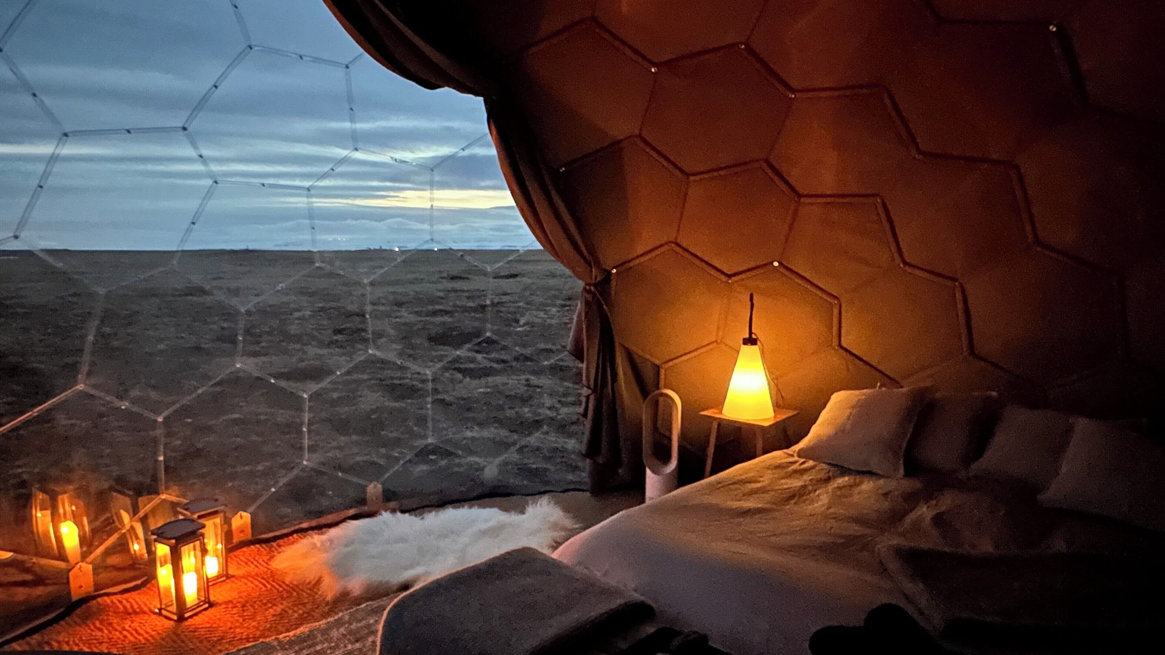 Black Beach Aurora dome