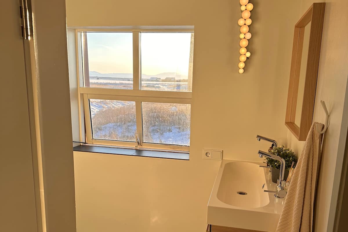 ฝักบัว, ผ้าเช็ดตัว