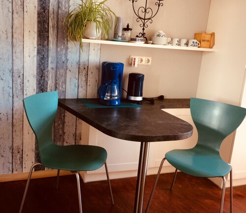 NB holiday apartment or live temporarily / near the train station