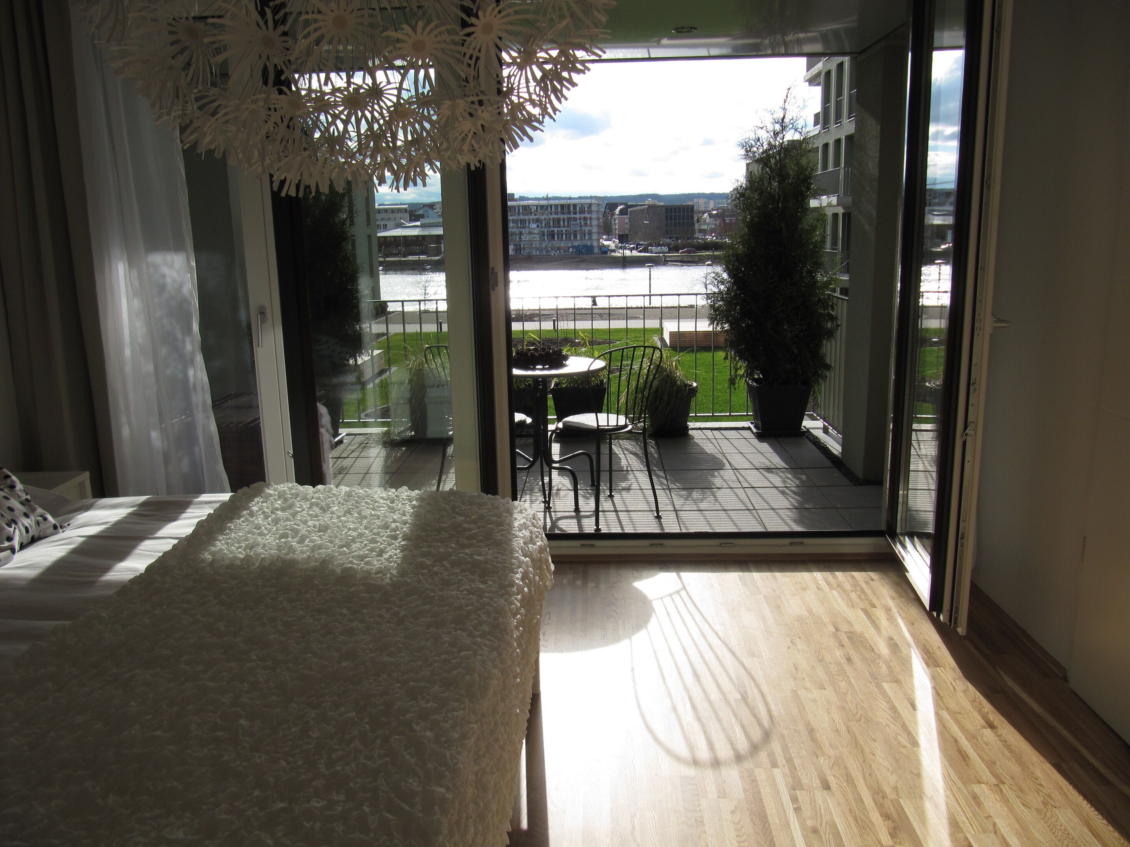 2 Schlafzimmer, Schreibtisch, schallisolierte Zimmer