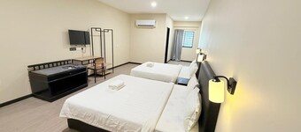 Pertama Lodge
