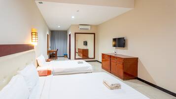 Superior Room | Blackout drapes, free WiFi, bed sheets