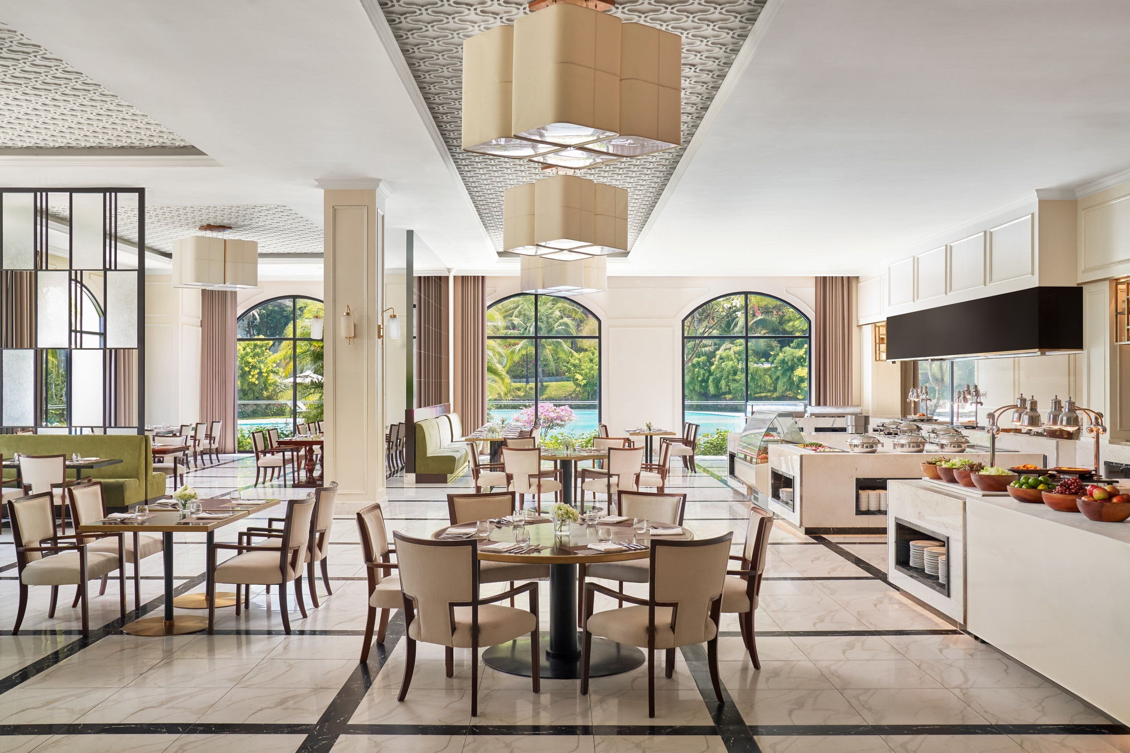 4 restaurants, breakfast, lunch, dinner served; asian cuisine