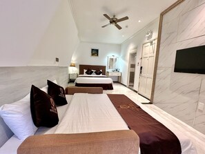Premium Twin Room - Tulip City View (Da Lat)